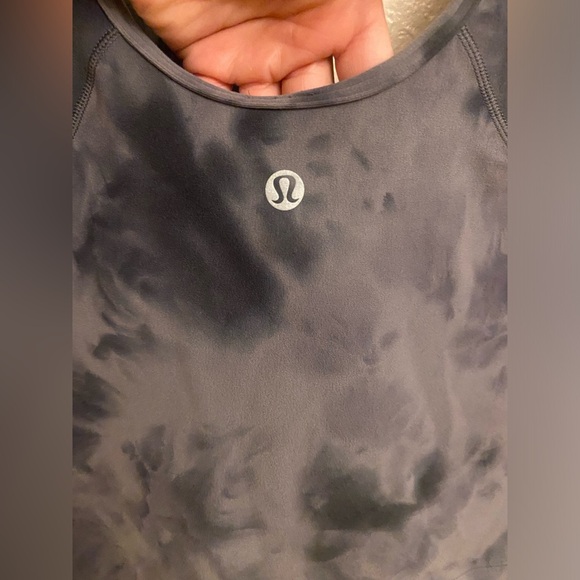 Lululemon aling top - Picture 8 of 8